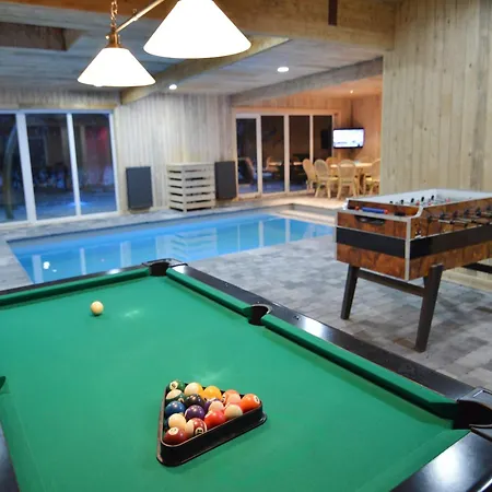 With Pool, Cleaning Included Holiday home *